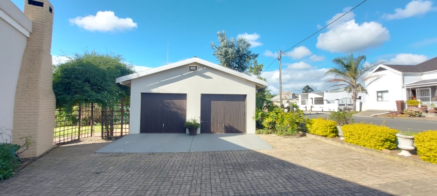 4 Bedroom Property for Sale in Albertinia Western Cape